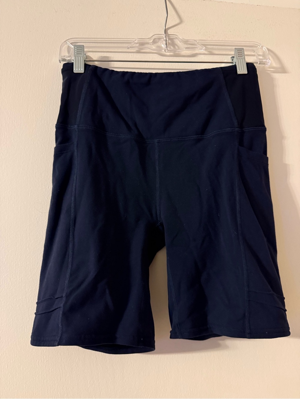 Oiselle mid length pocket jogger shorts. Navy size  6.